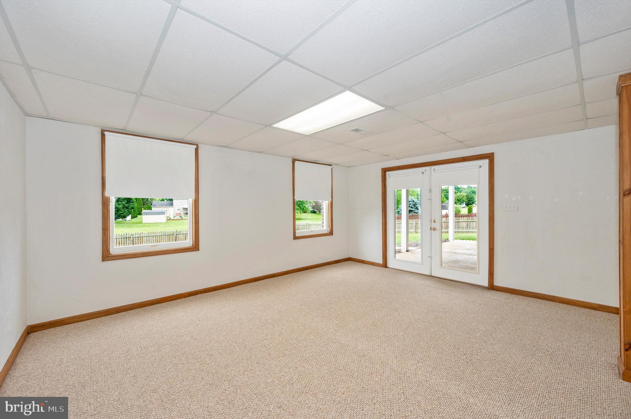 WHISPERING HILLS - Residential