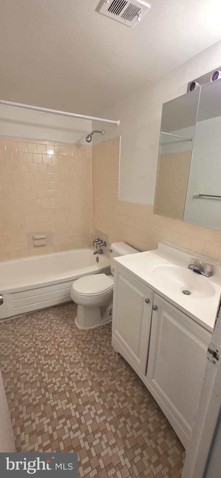 4355 IVYMOUNT COURT 5