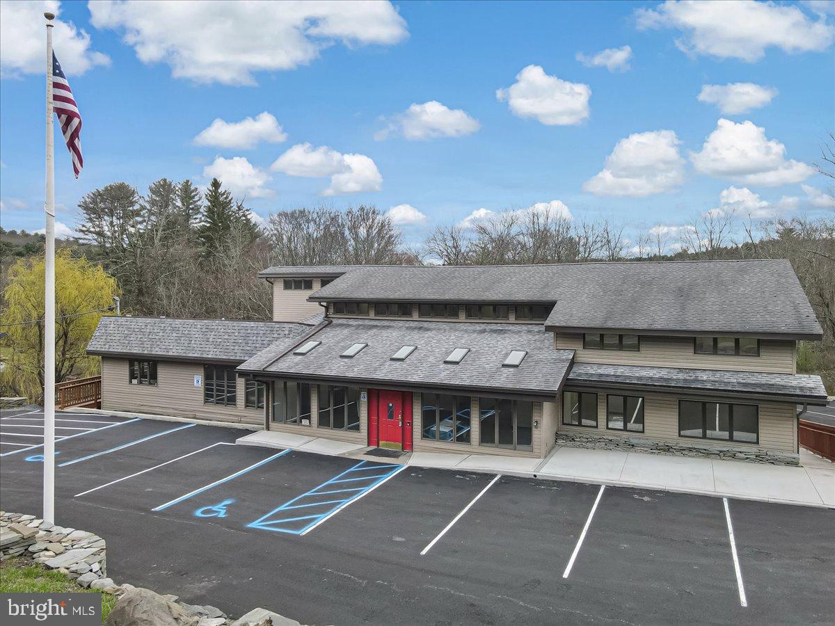 220 SILVER LAKE ROAD NW