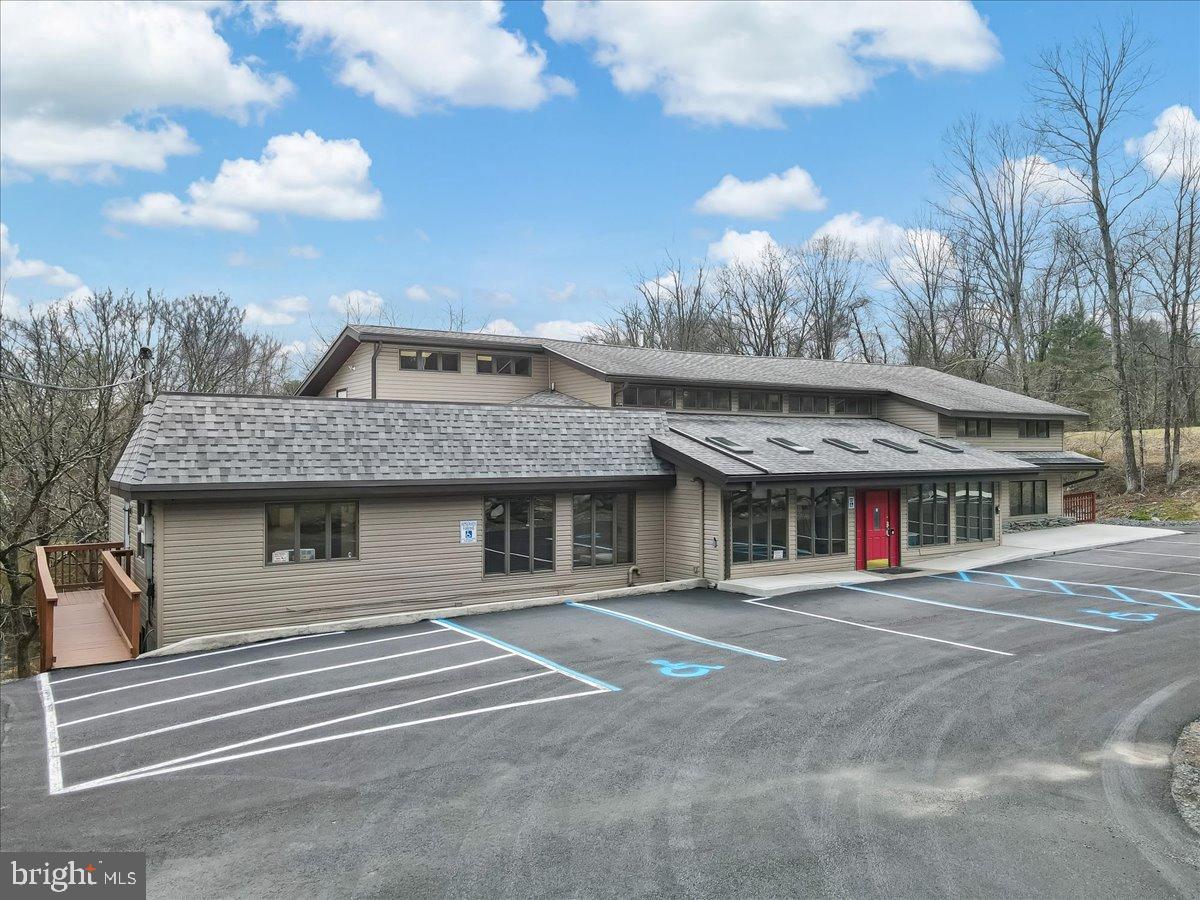 220 SILVER LAKE ROAD NW