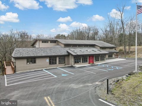 Photo of 220 Silver Lake Road NW, DINGMANS FERRY, PA 18328 (MLS # PAPI2000832)