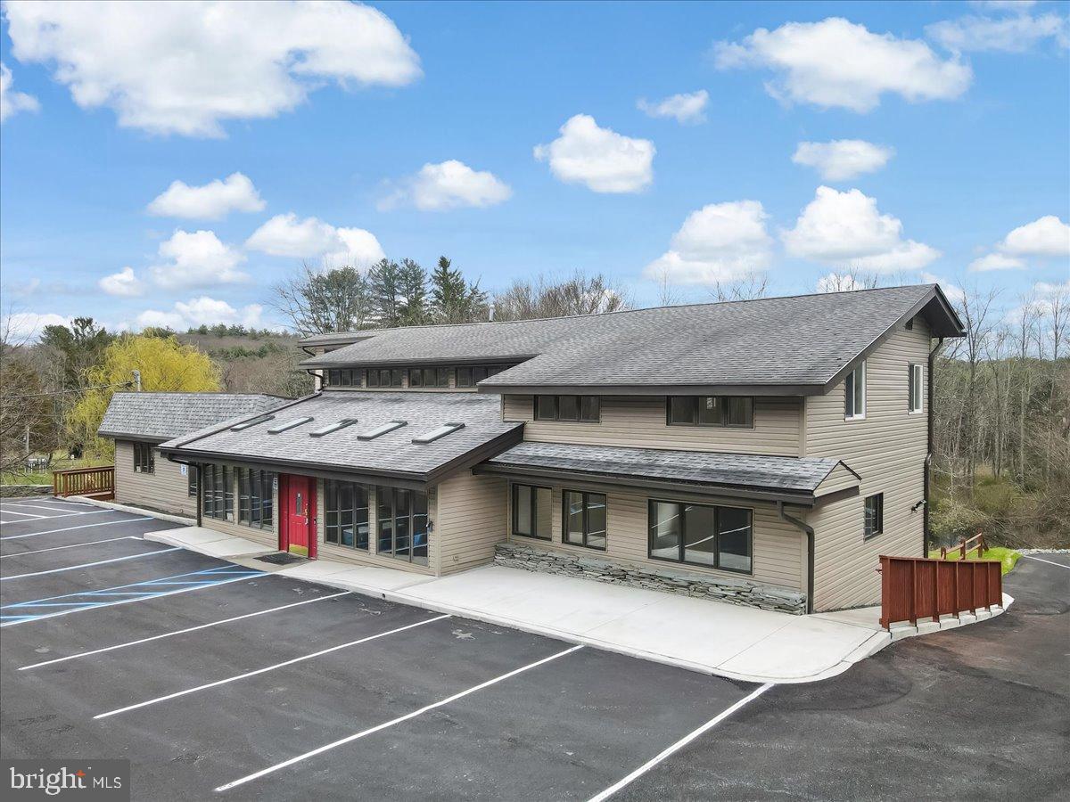 220 SILVER LAKE ROAD NW