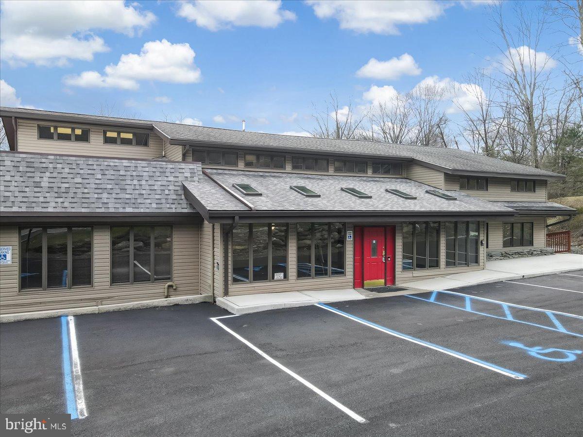 220 SILVER LAKE ROAD NW