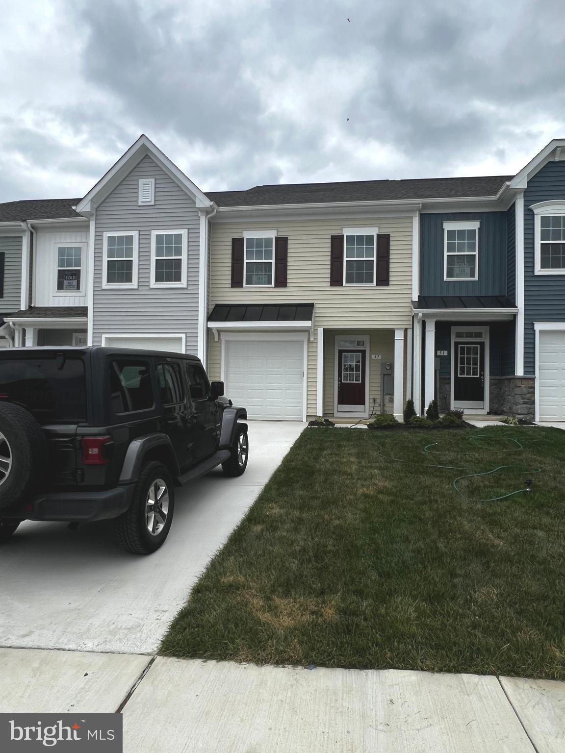 MCCAULEY CROSSING - Residential Lease