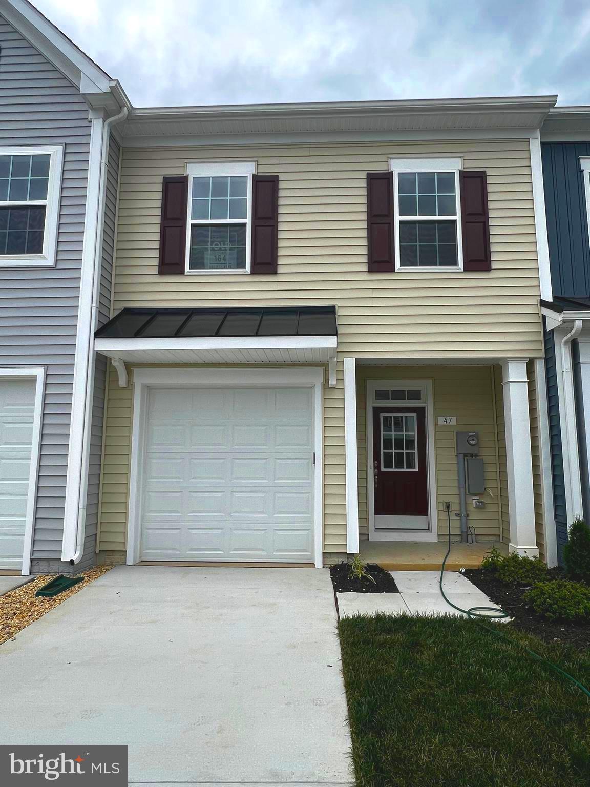 MCCAULEY CROSSING - Residential Lease