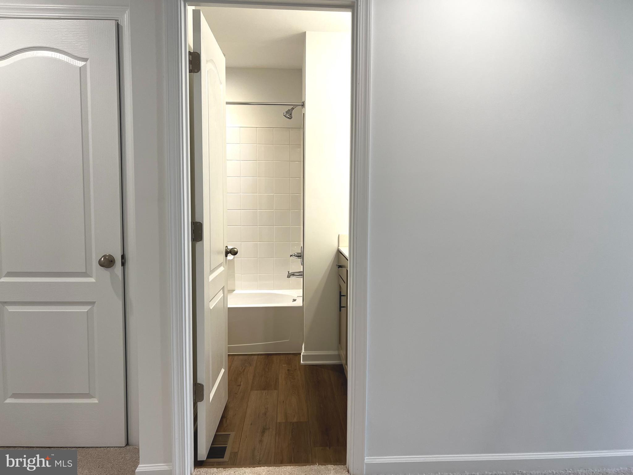 MCCAULEY CROSSING - Residential Lease