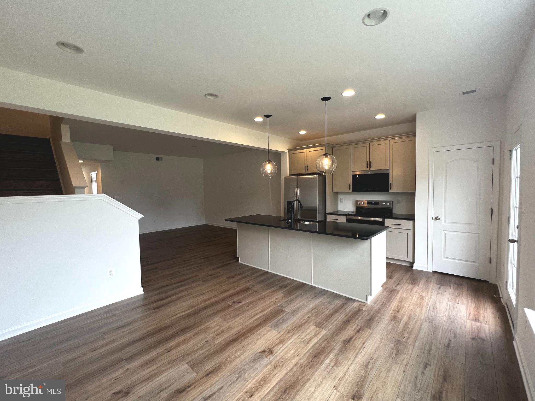 MCCAULEY CROSSING - Residential Lease