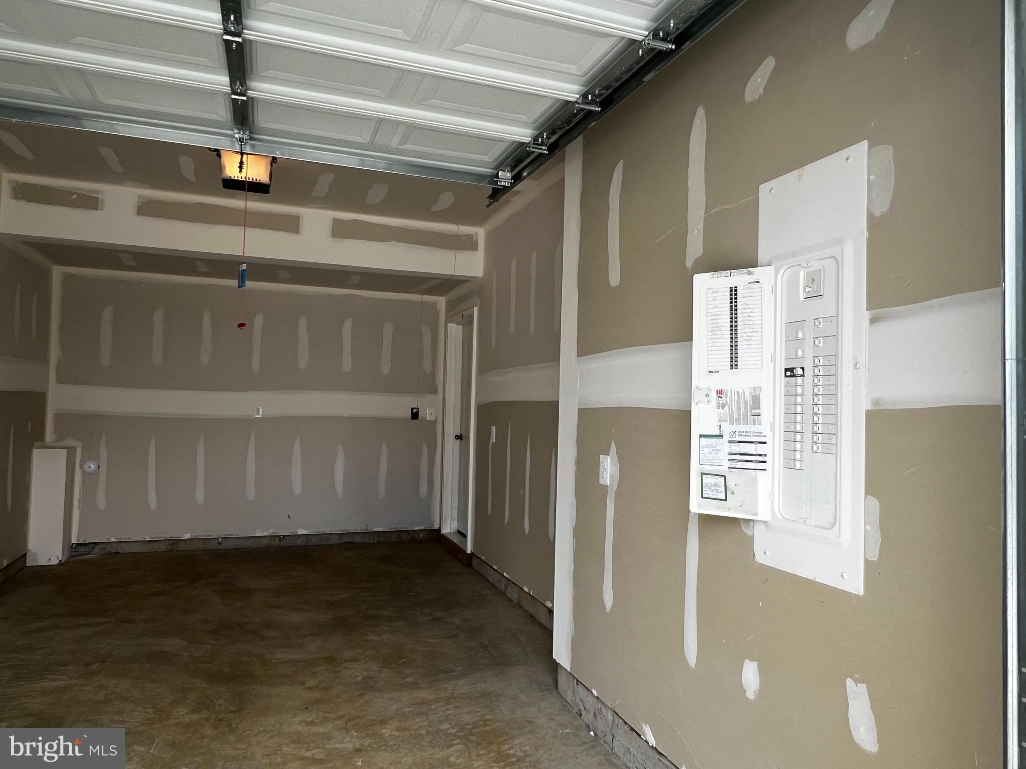 MCCAULEY CROSSING - Residential Lease