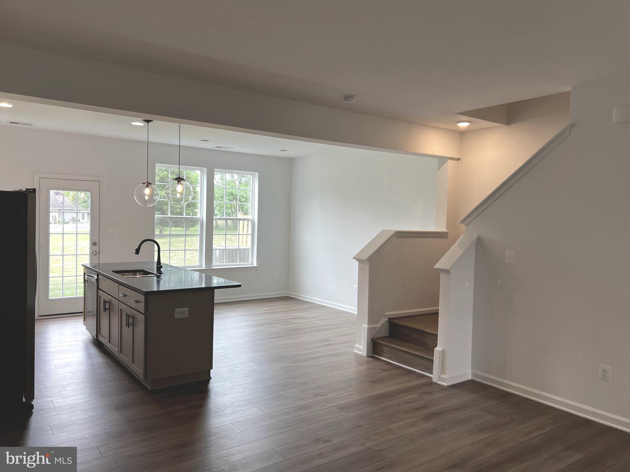 MCCAULEY CROSSING - Residential Lease