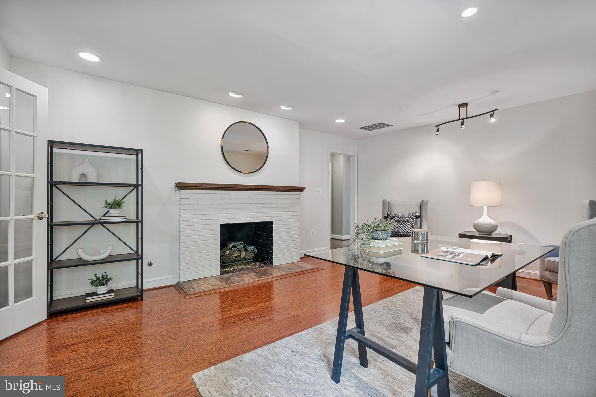 VALLEY BROOK - Residential