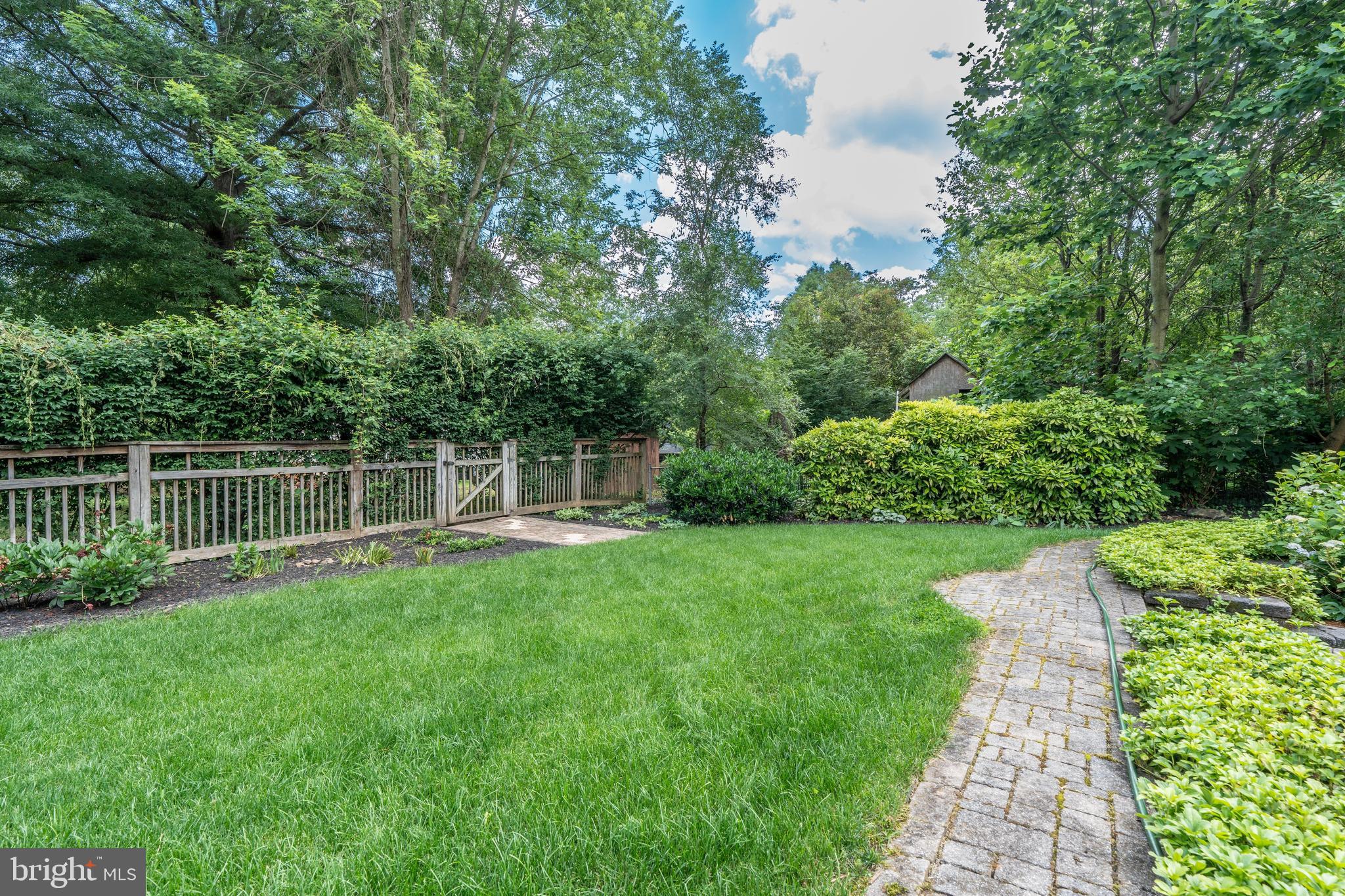 VALLEY BROOK - Residential