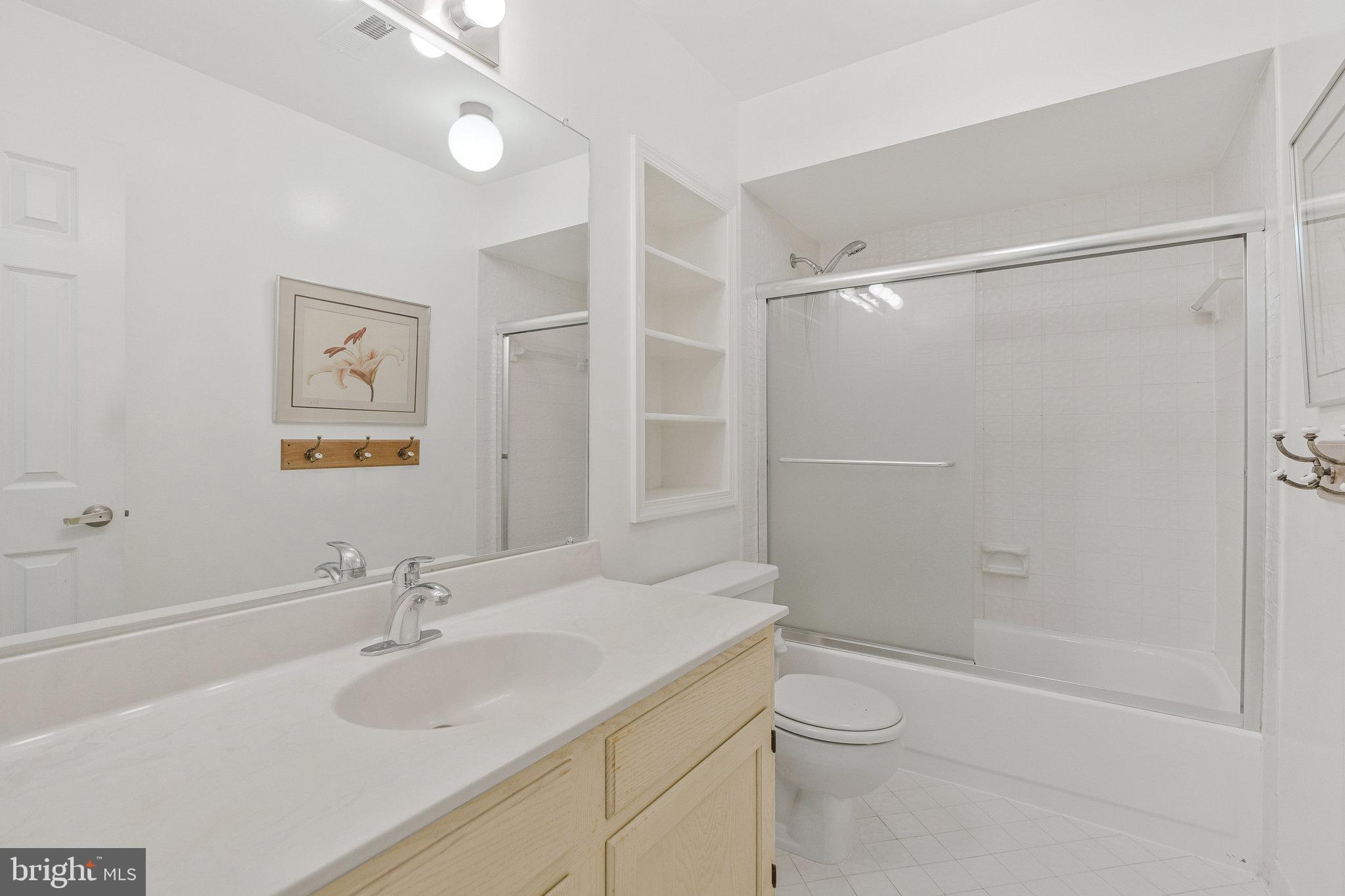 MCLEAN MEWS - Residential