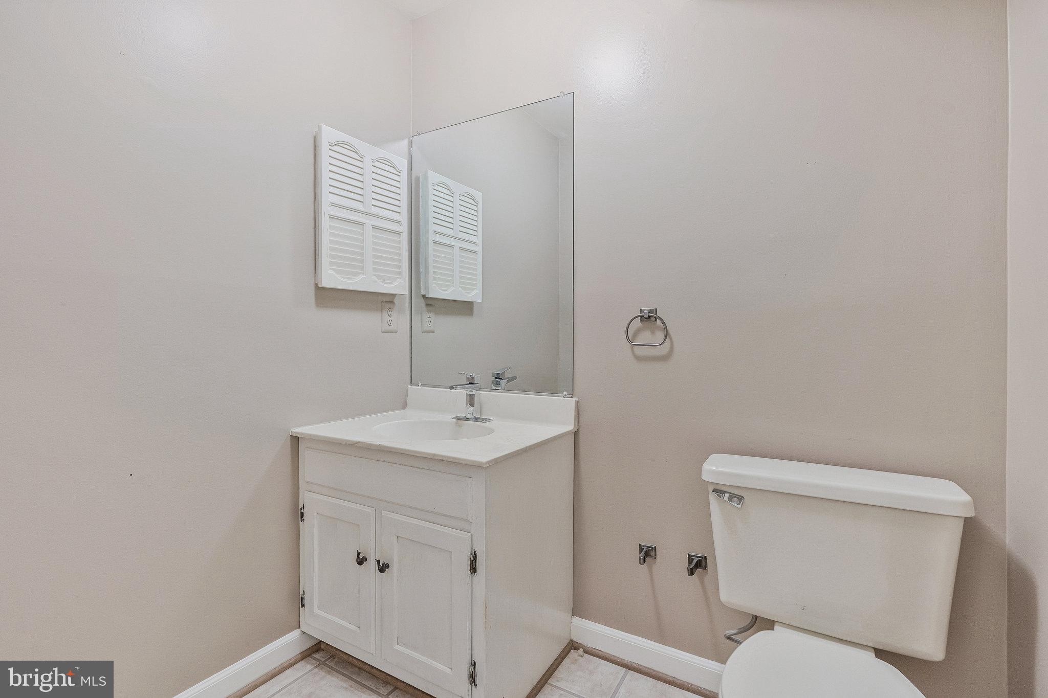 MCLEAN MEWS - Residential