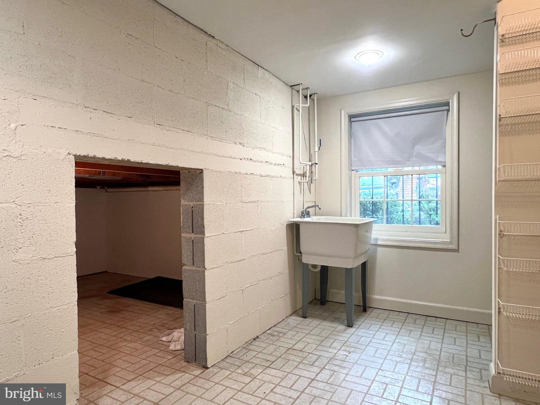 MCLEAN MEWS - Residential