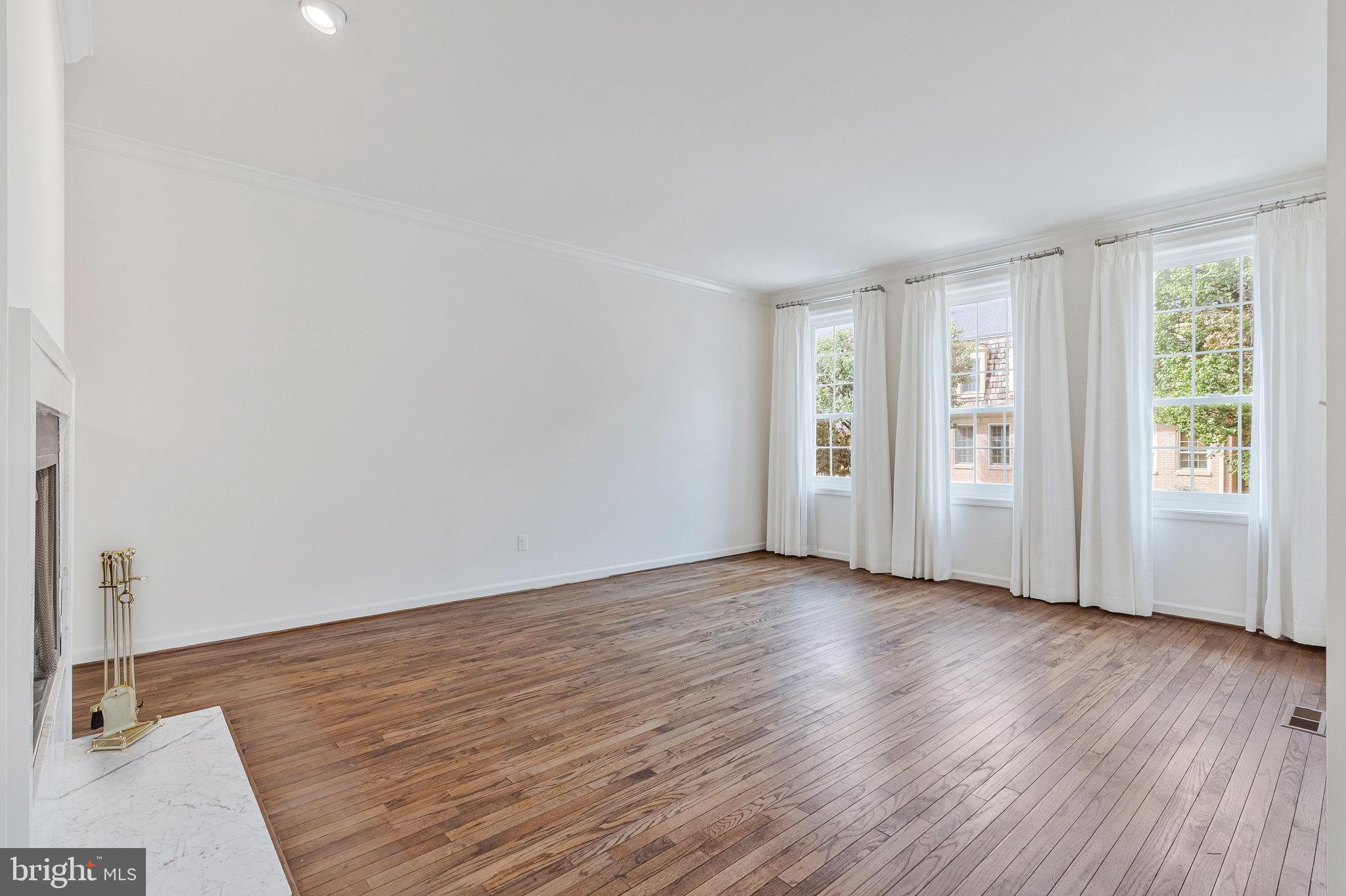 1448 MCLEAN MEWS COURT