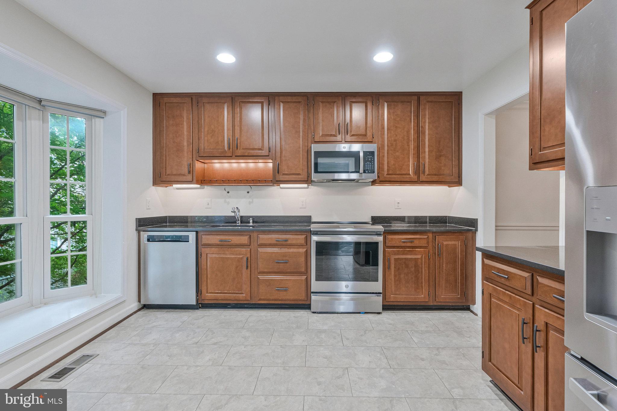 MCLEAN MEWS - Residential