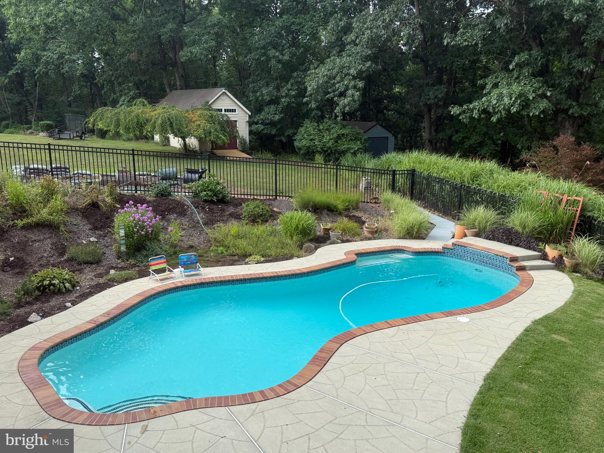 2098 LAVINDA DRIVE