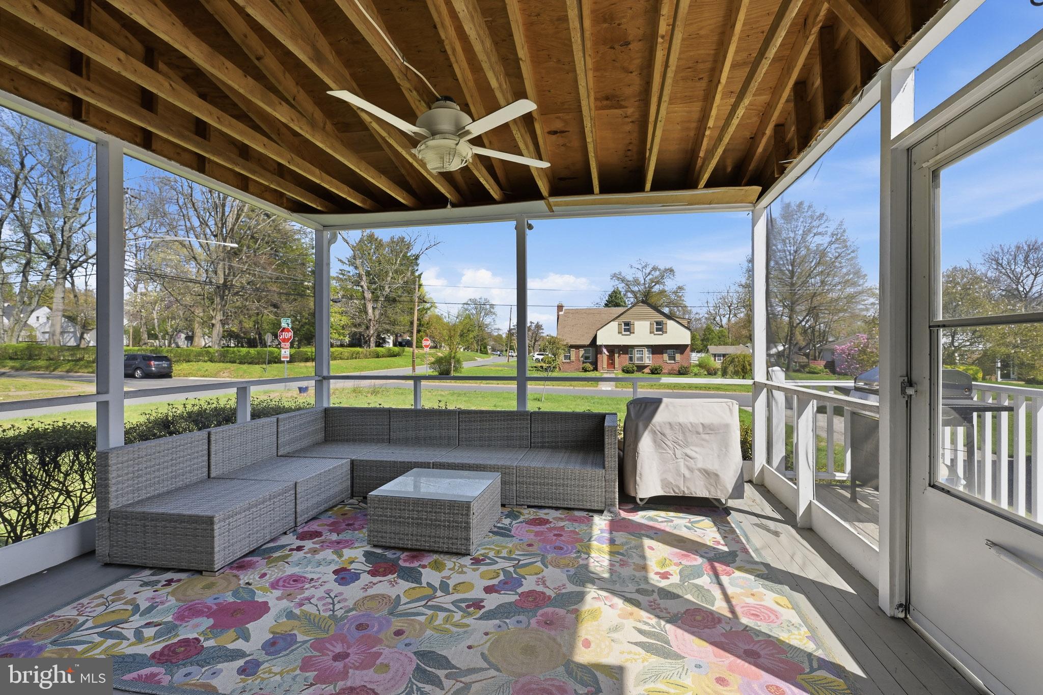 BLUE ROCK MANOR - Residential