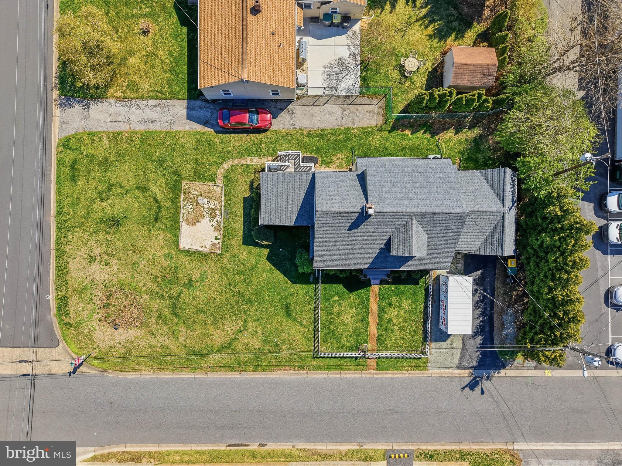 BLUE ROCK MANOR - Residential