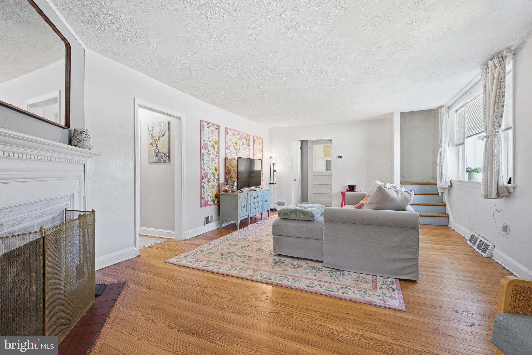 BLUE ROCK MANOR - Residential