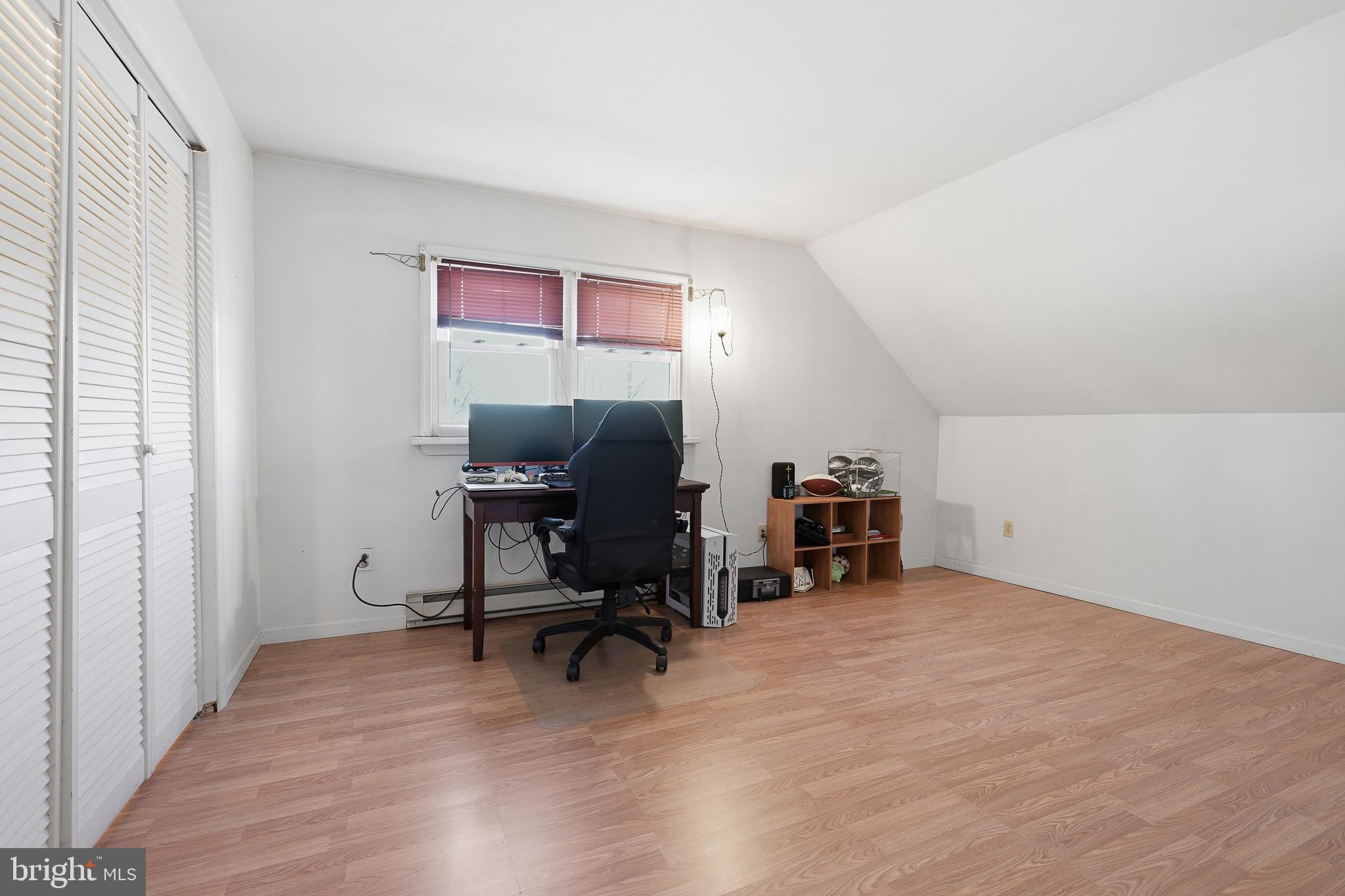 BLUE ROCK MANOR - Residential