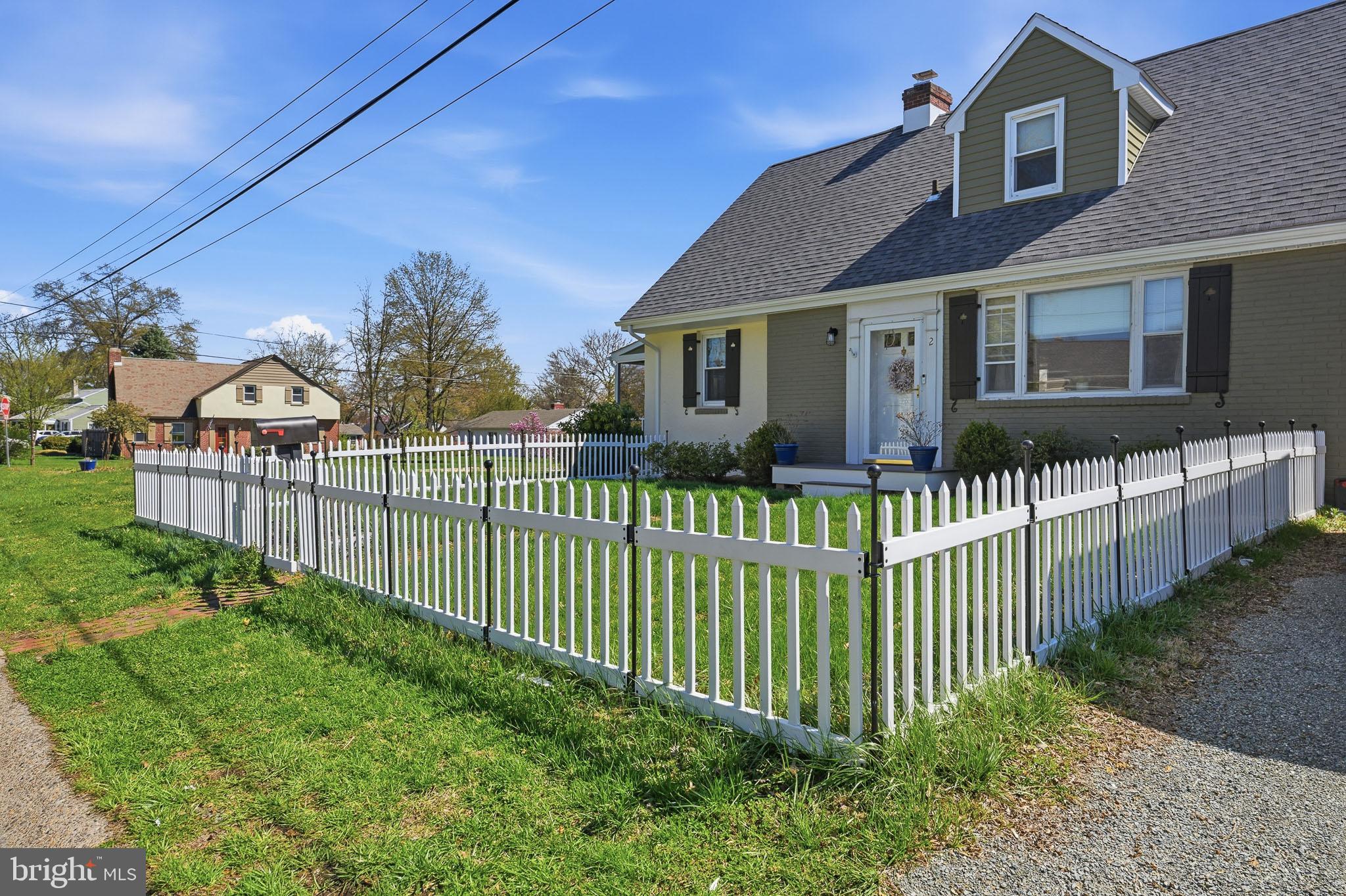 BLUE ROCK MANOR - Residential
