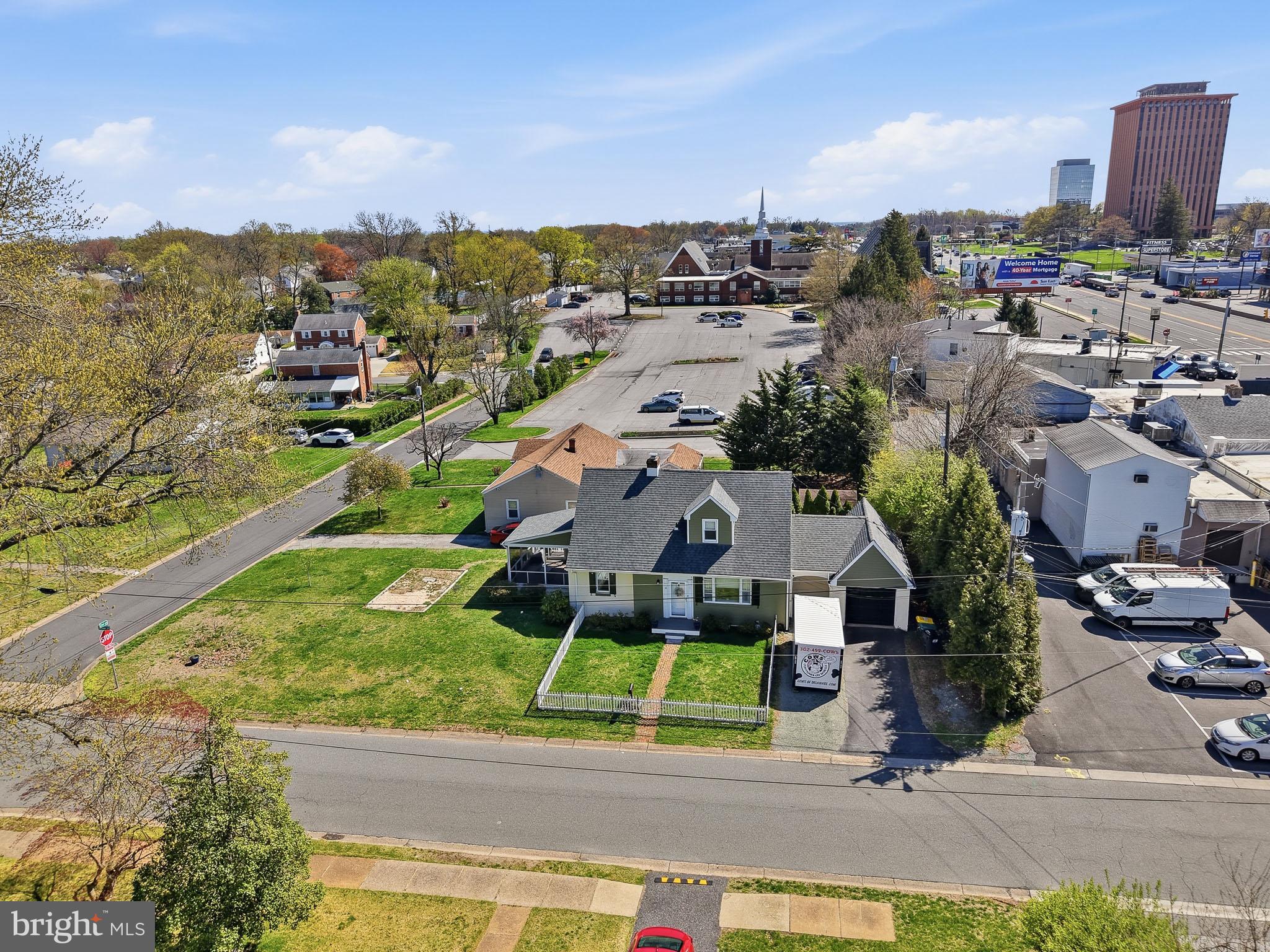 BLUE ROCK MANOR - Residential