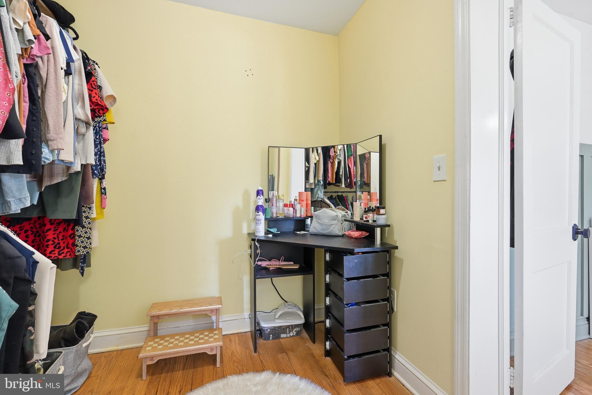 BLUE ROCK MANOR - Residential