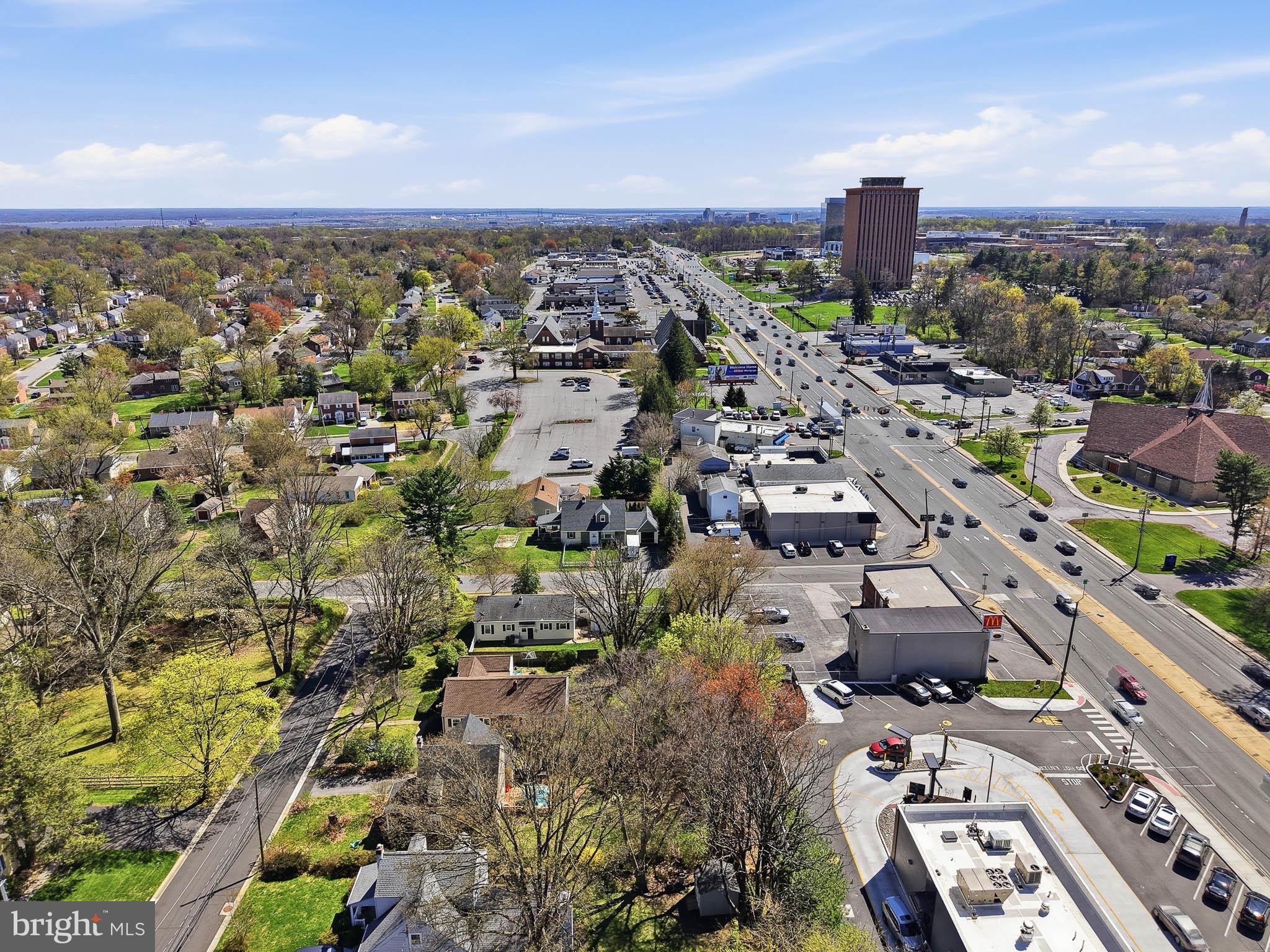 BLUE ROCK MANOR - Residential
