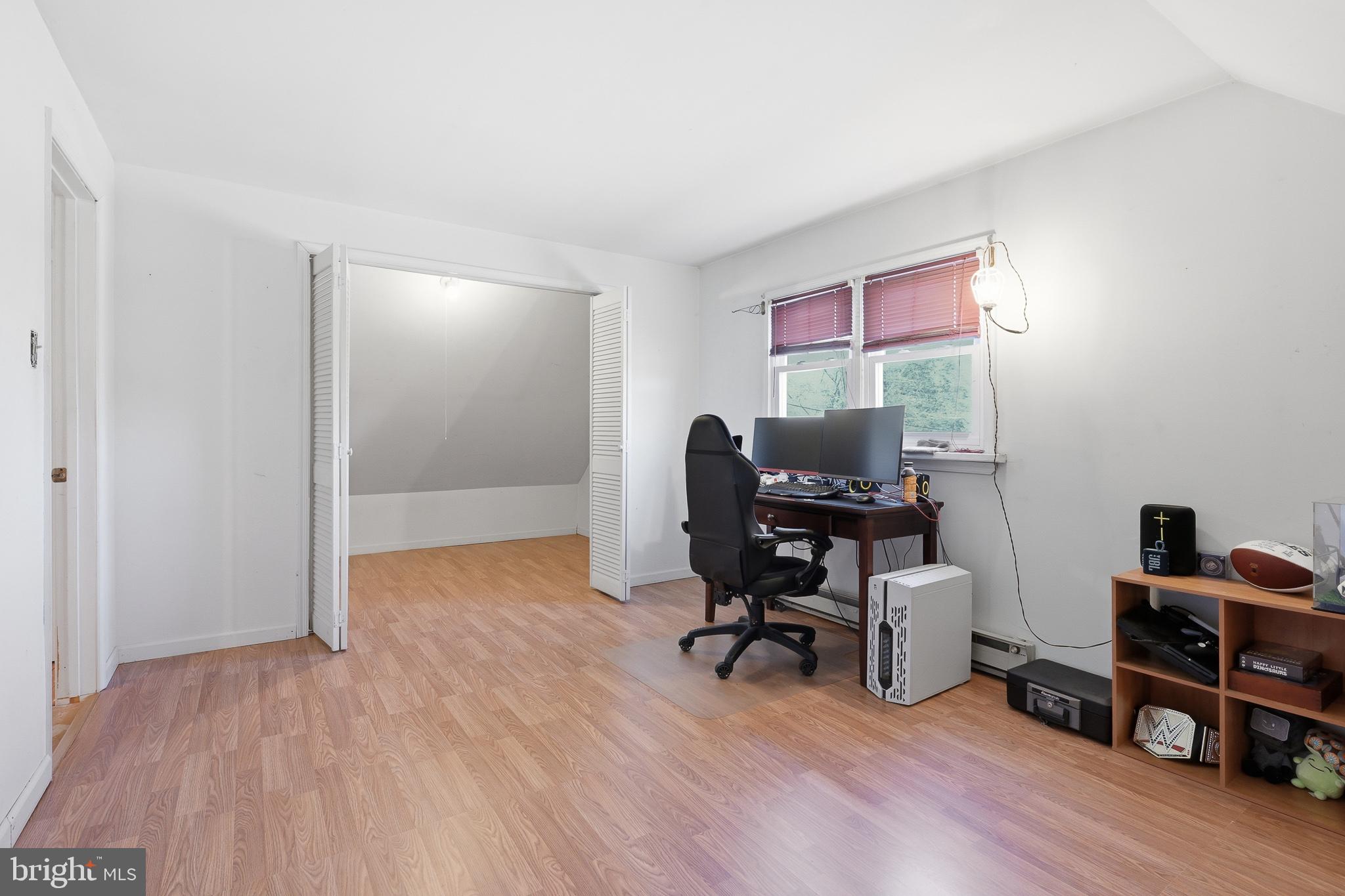 BLUE ROCK MANOR - Residential