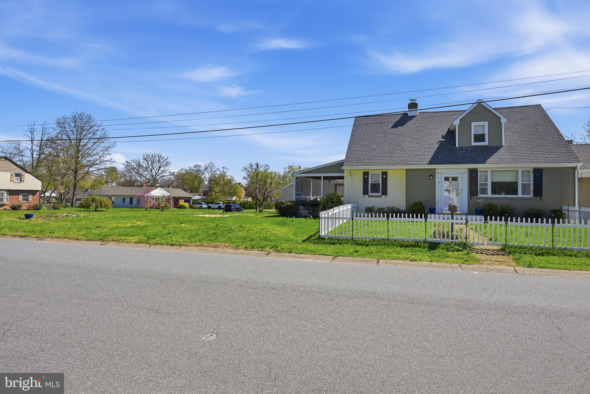 BLUE ROCK MANOR - Residential