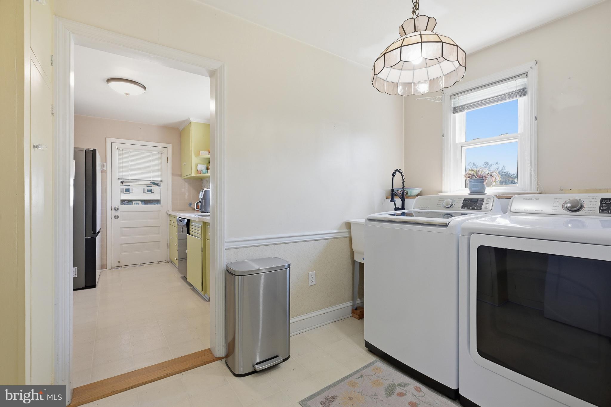 BLUE ROCK MANOR - Residential