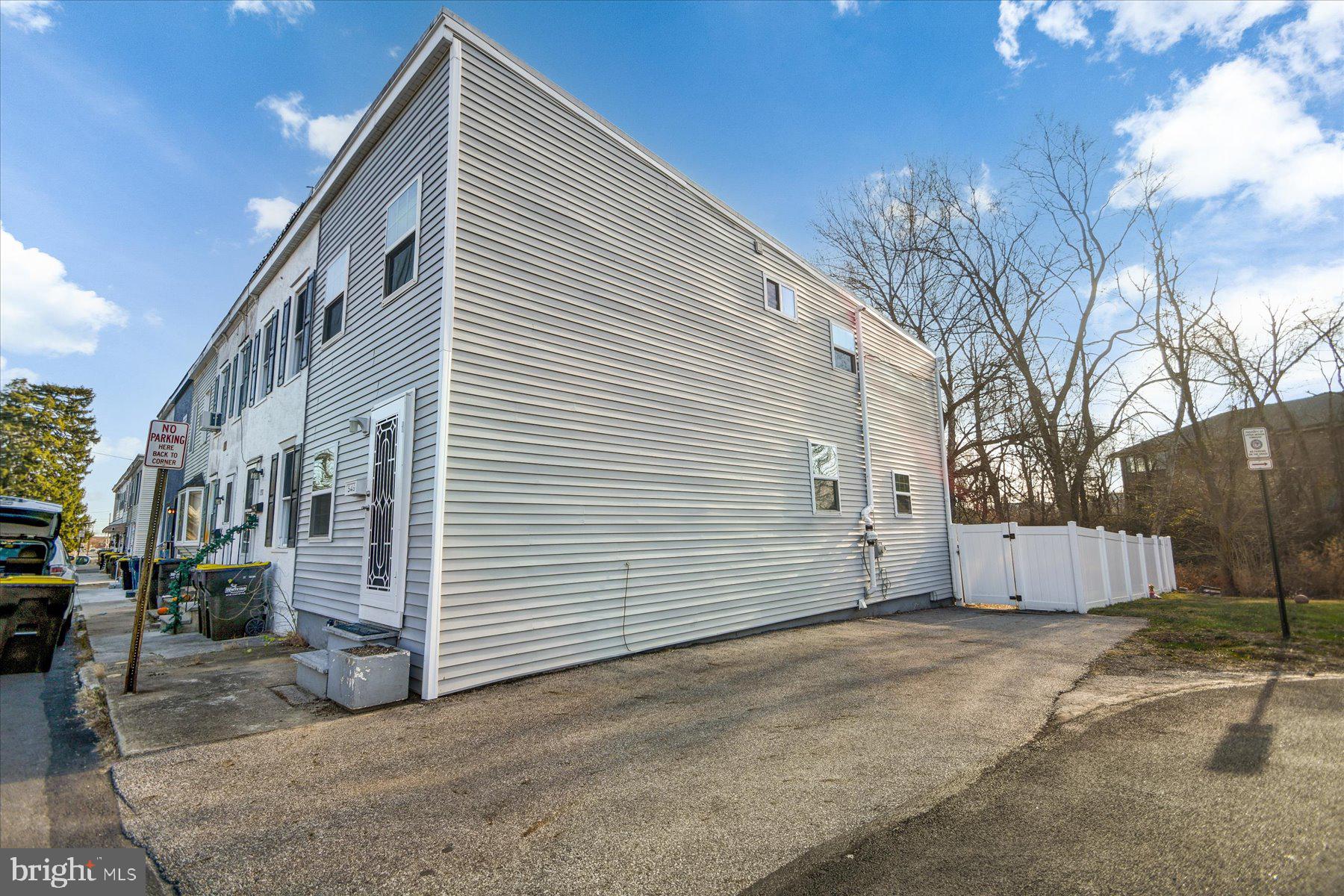 SWEDELAND - Residential Lease