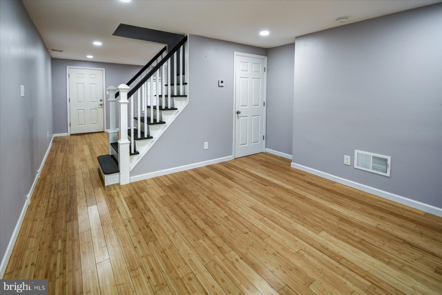 SWEDELAND - Residential Lease