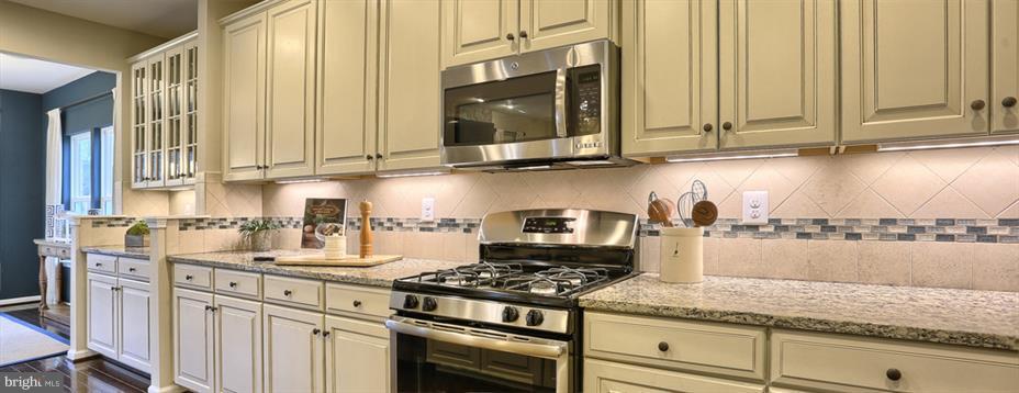 STRAY WINDS FARM - Residential