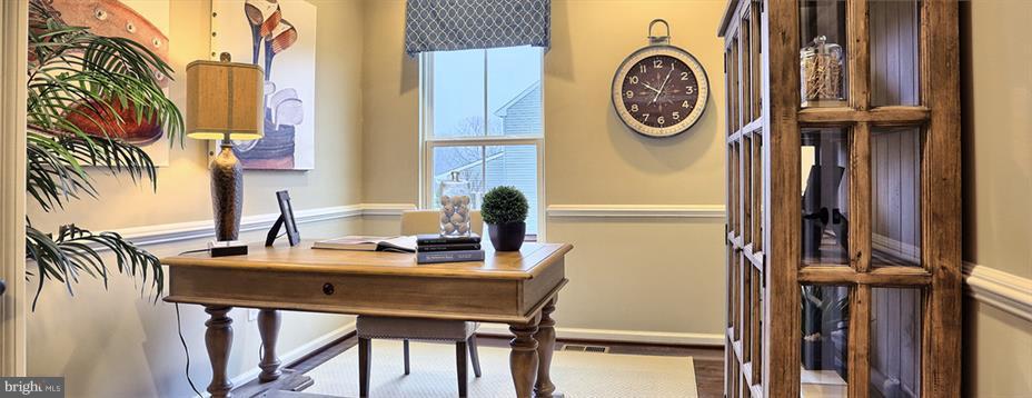 STRAY WINDS FARM - Residential