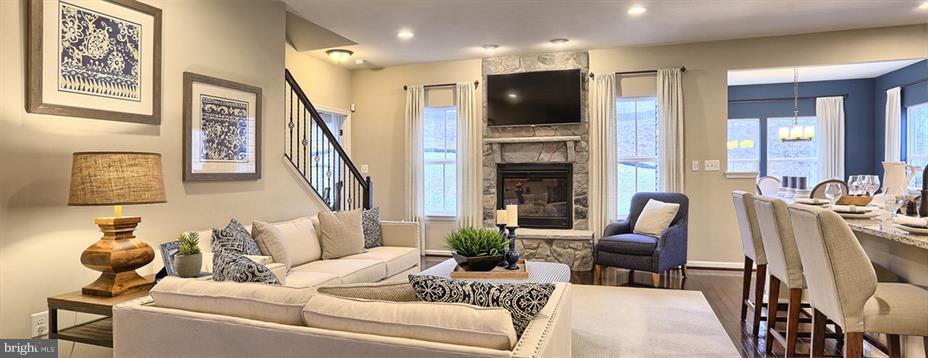 STRAY WINDS FARM - Residential