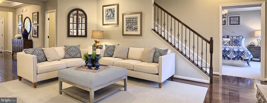 STRAY WINDS FARM - Residential