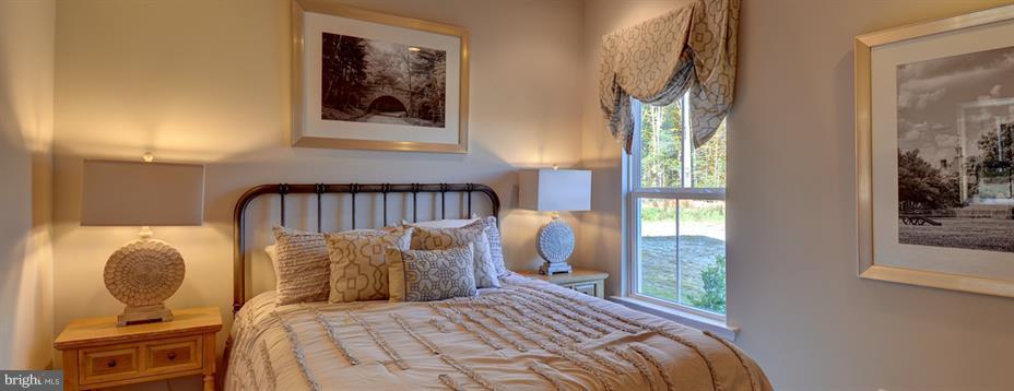 STRAY WINDS FARM - Residential