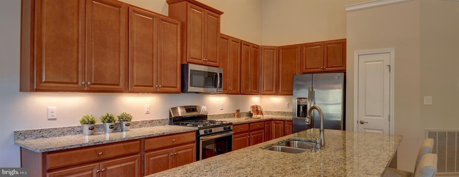 STRAY WINDS FARM - Residential