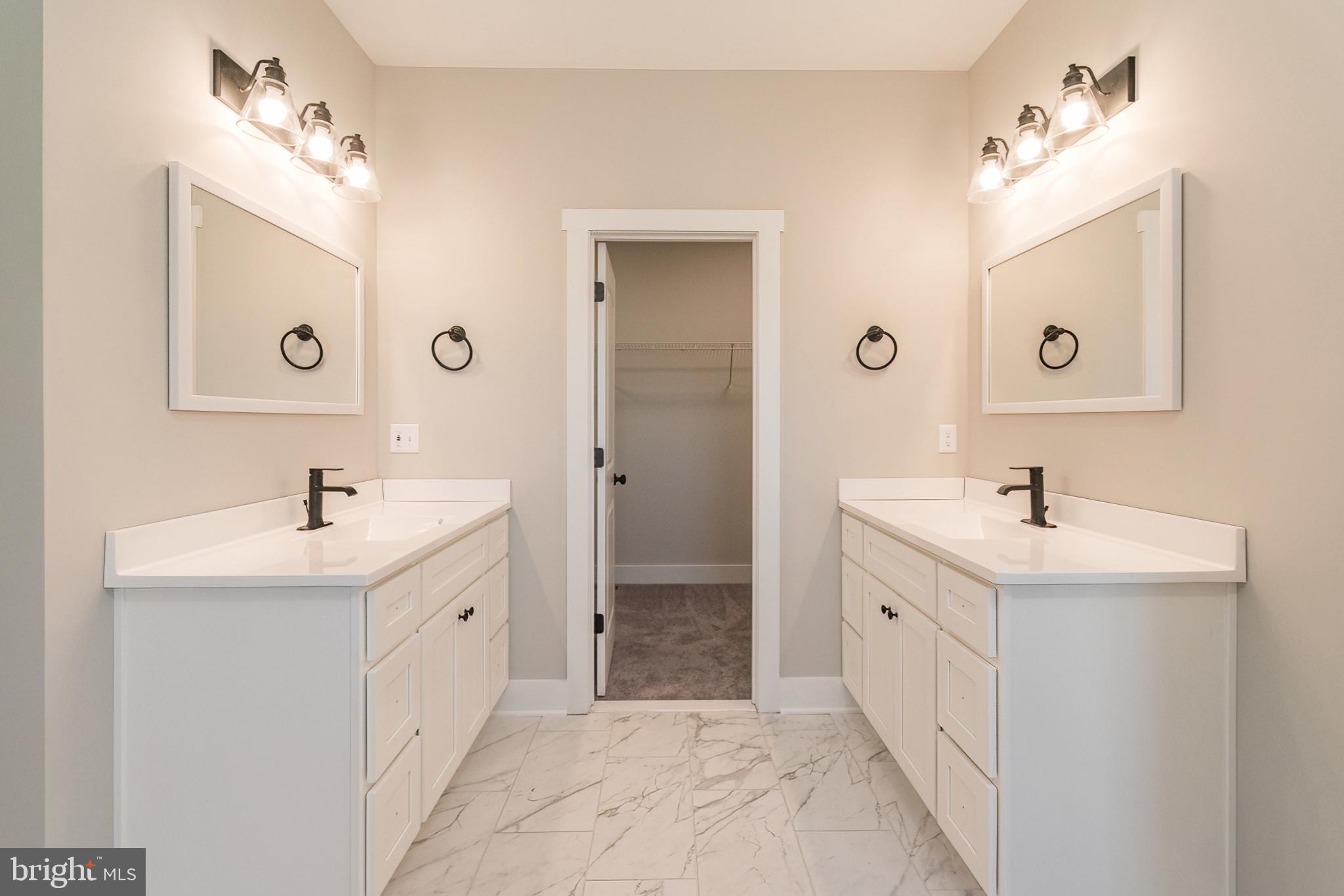 LAKE FOREST ESTATES - Residential