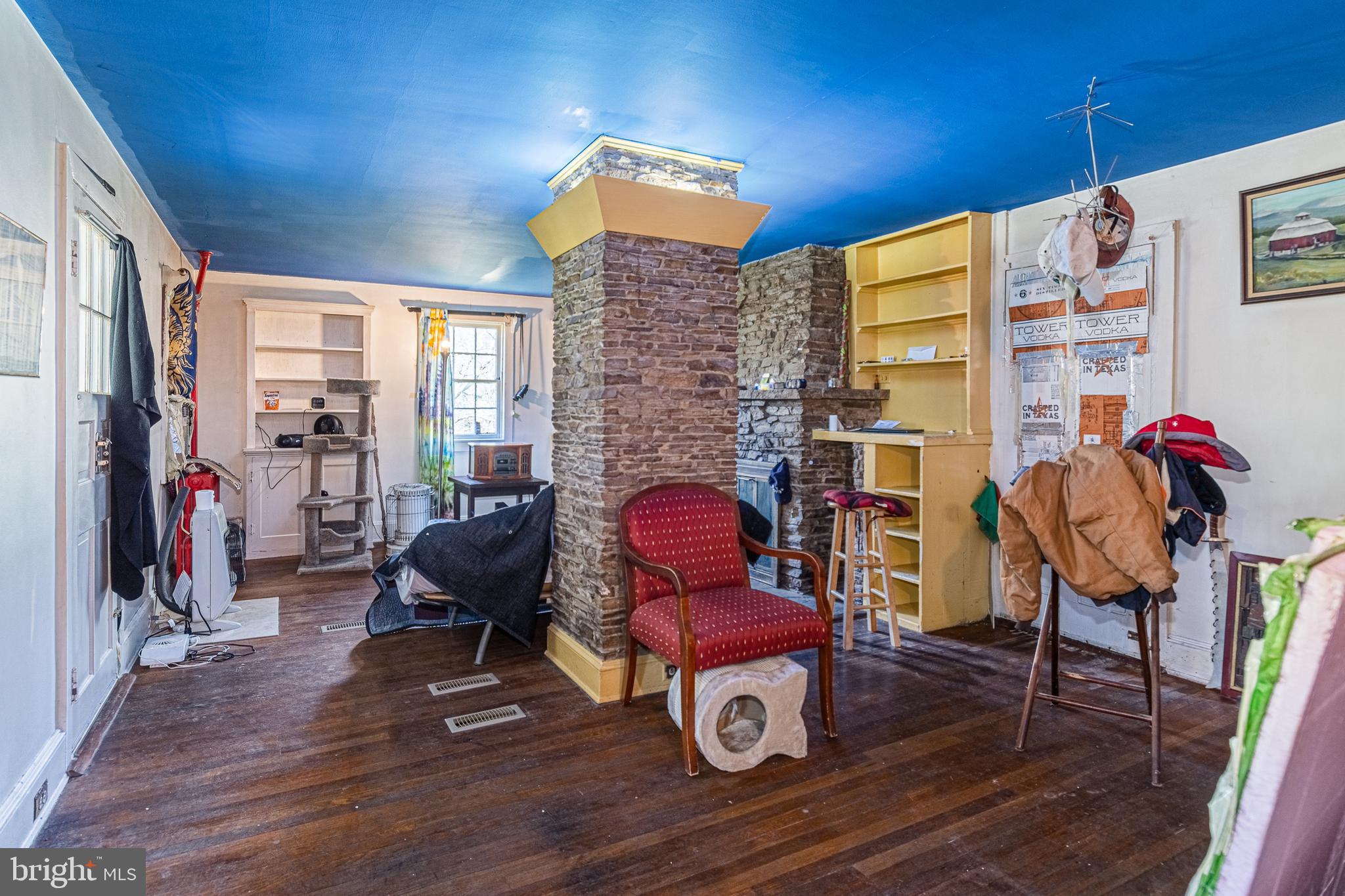 WINDSOR  MILL - Residential