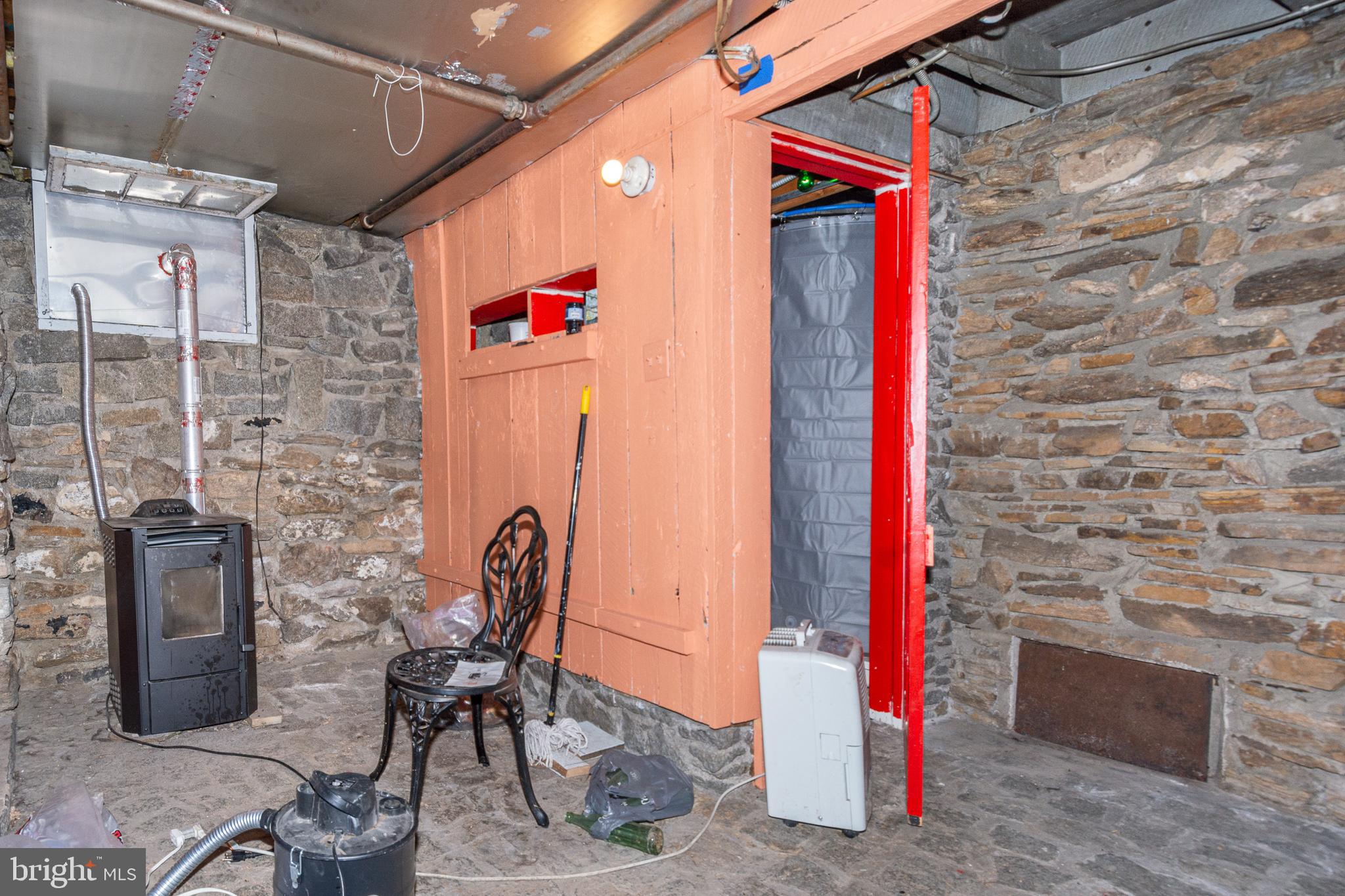 WINDSOR  MILL - Residential