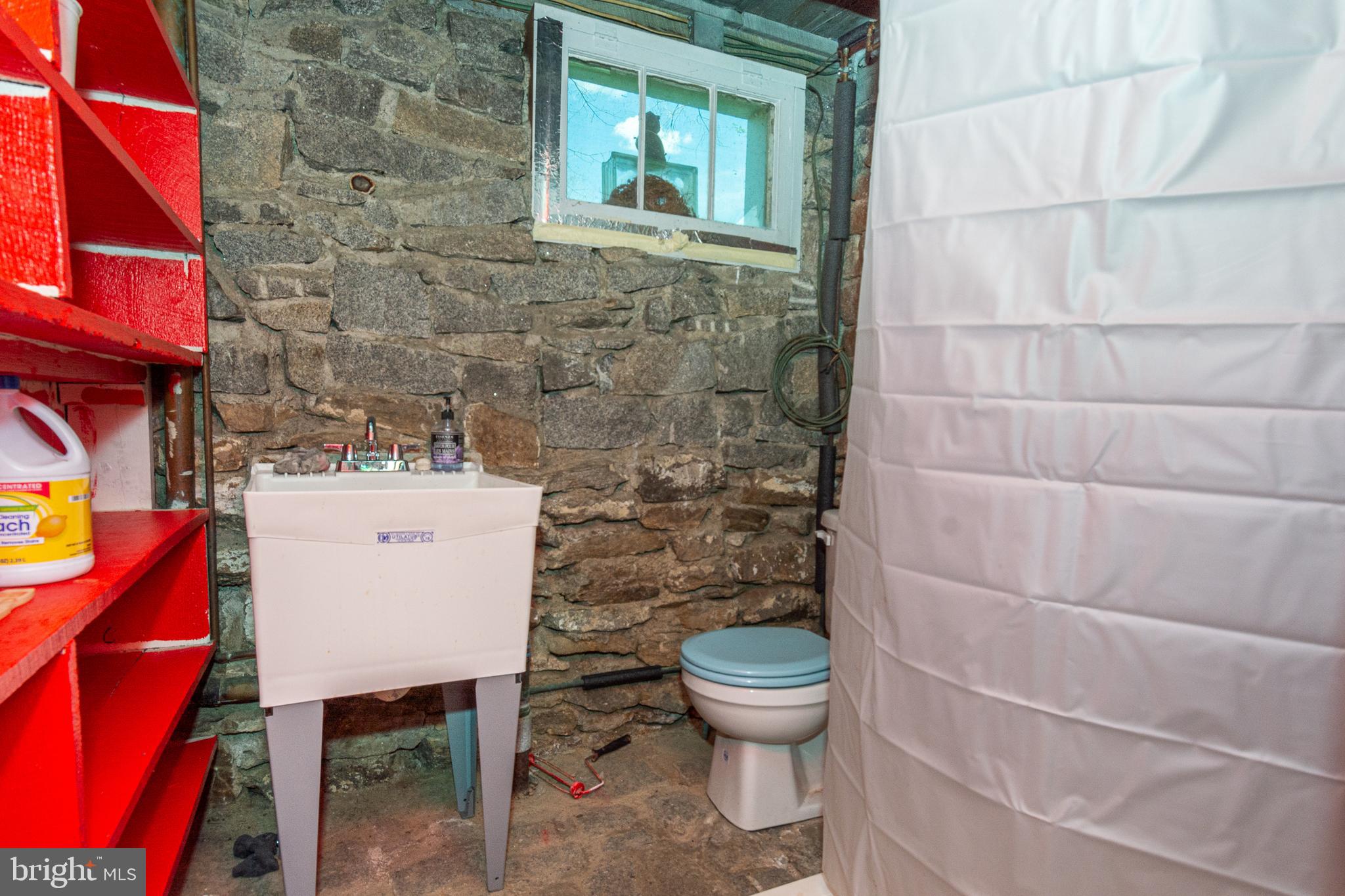 WINDSOR  MILL - Residential