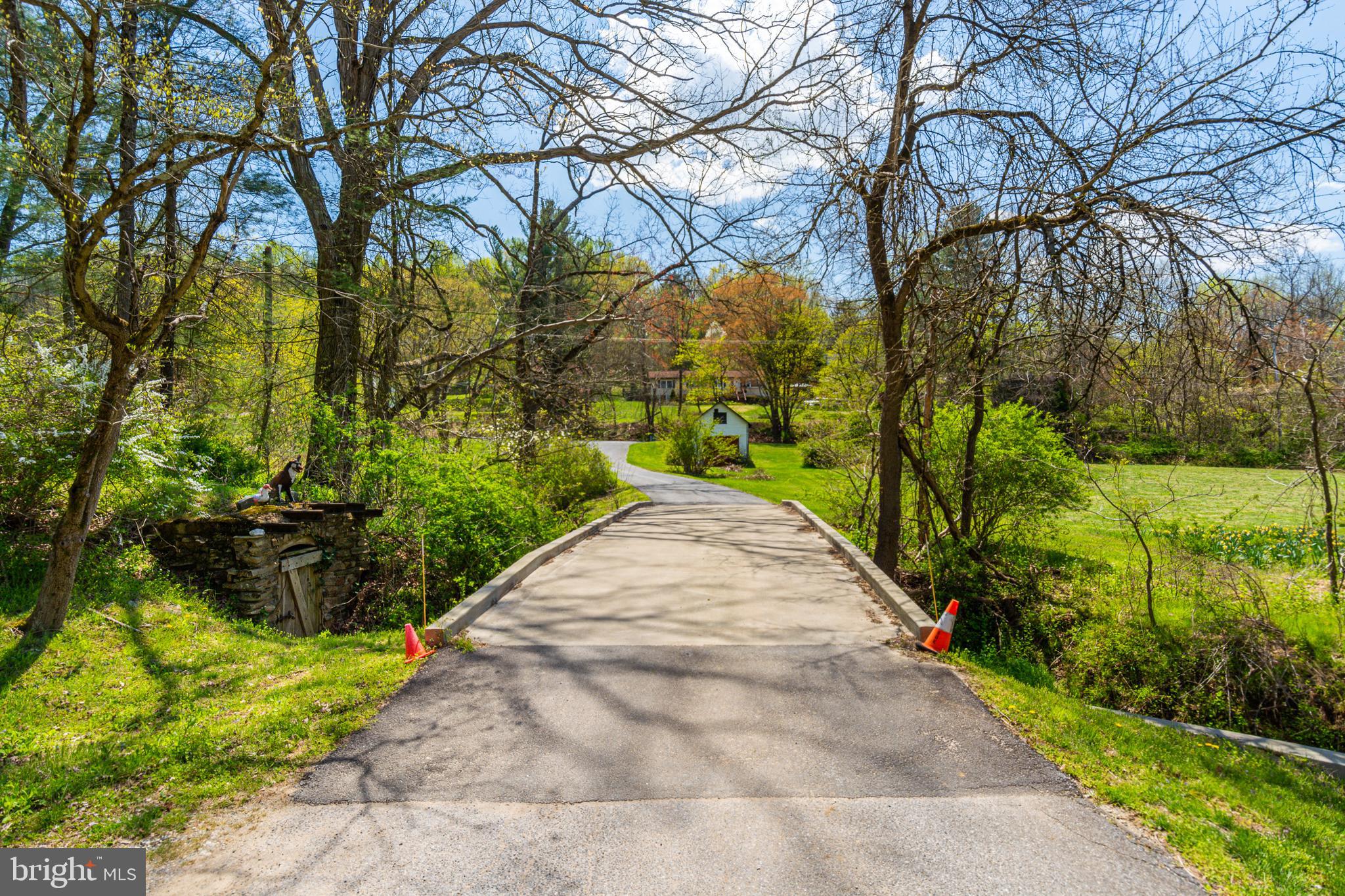 WINDSOR  MILL - Residential