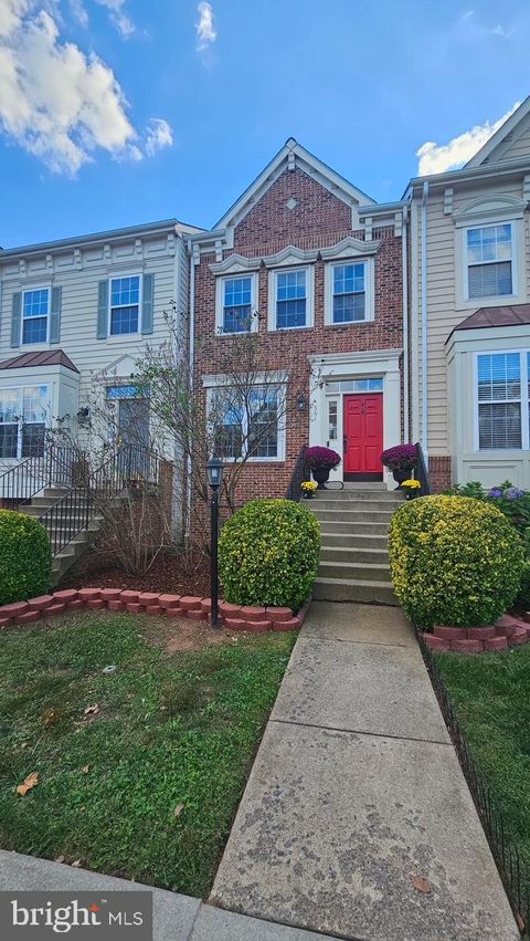 561 EDMONTON NE LEESBURG VA 20176