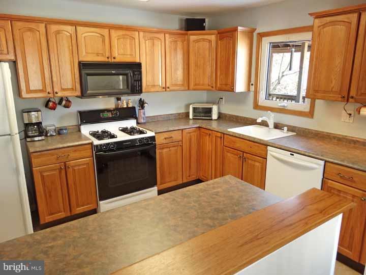 NEWTOWN CROSSING - Residential