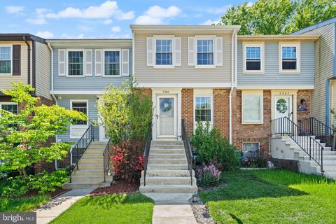 Photo of 5365 Harbor Court Drive, ALEXANDRIA, VA 22315 (MLS # VAFX2309896)