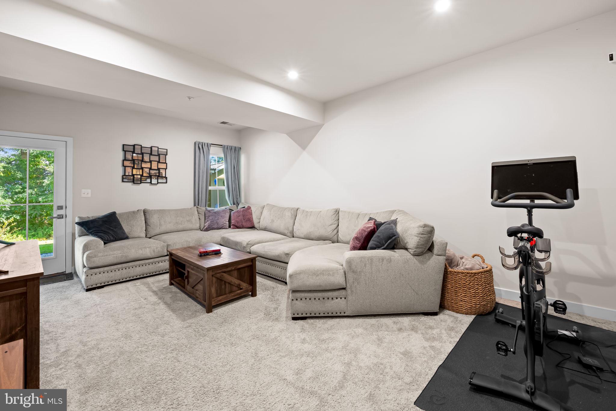 EDGEMERE/SPARROWS POINT - Residential