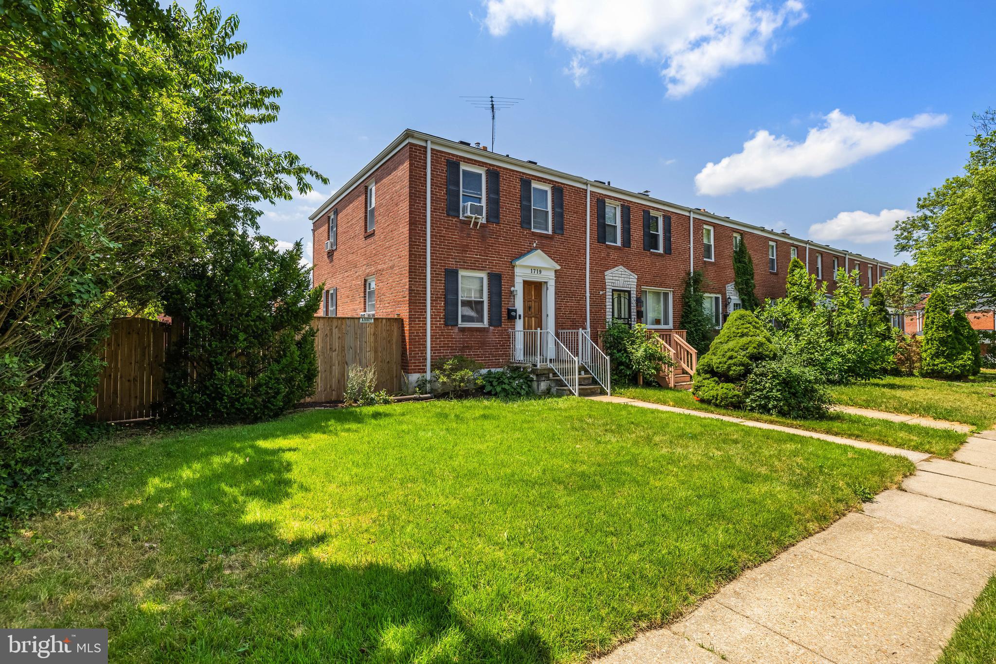 1719 PIN OAK ROAD
